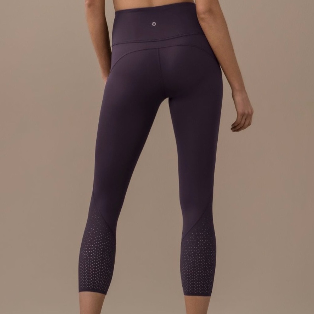 Lululemon Anew Tight Leggings Purple Laser Cut Vent Sz 6 W5AI7S